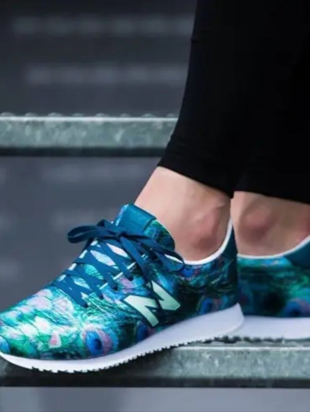 New Balance 420 Women's Peacock Teal Pattern Running Shoes (Size 7)